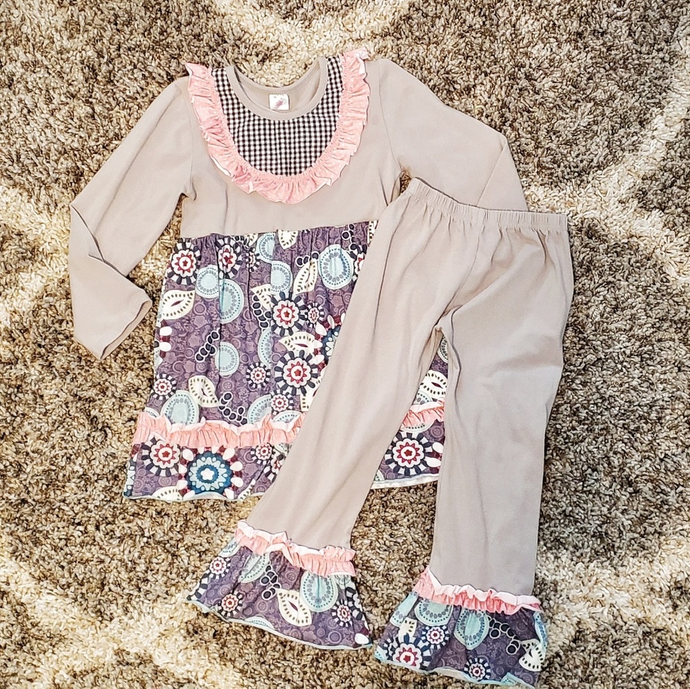 NWOT! 2-pc boutique outfit sz XXL (4 - 7)